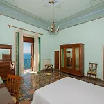 California Szálloda 3*
