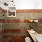 California Szálloda 3*