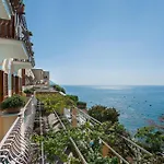 California Szálloda 3*