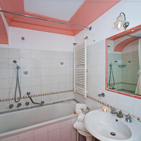 California Hotel 3*