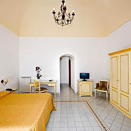 California Otel 3*