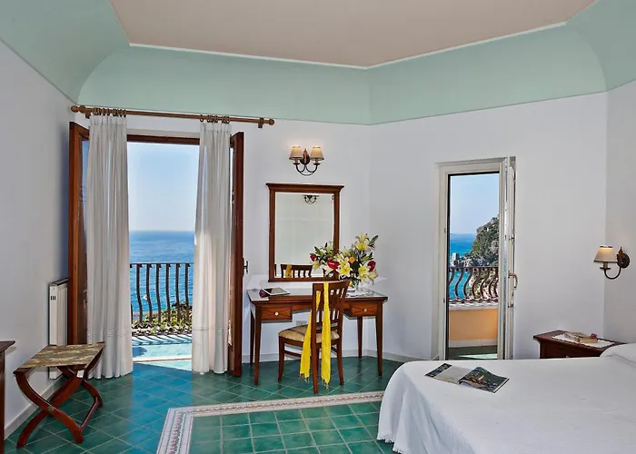 Hotel California 3*