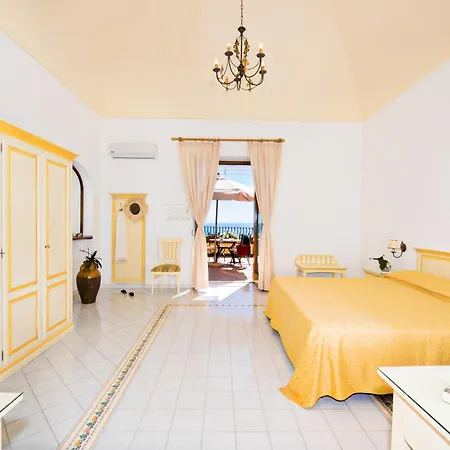 Szálloda California 3*